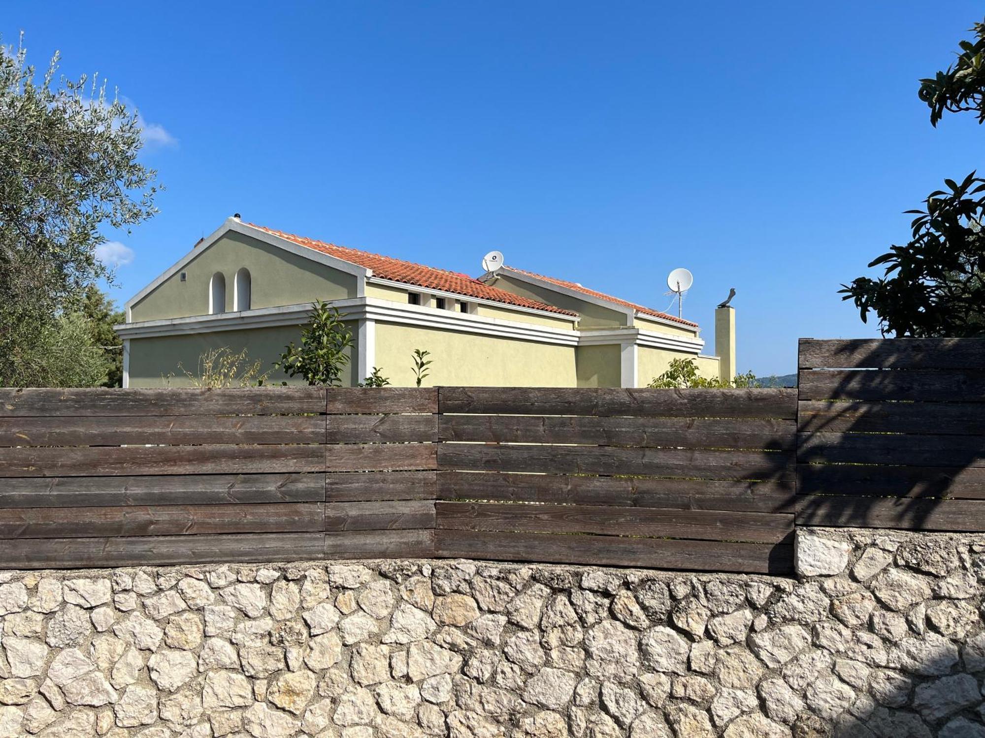 Mavres Luxury Loft Daire Ágios Matthaíos Dış mekan fotoğraf
