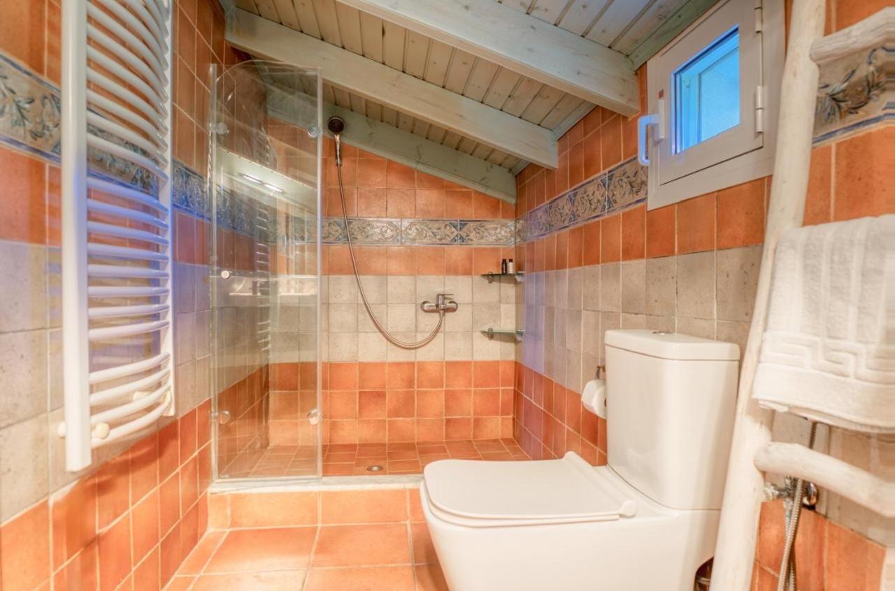 Mavres Luxury Loft Daire Ágios Matthaíos Dış mekan fotoğraf