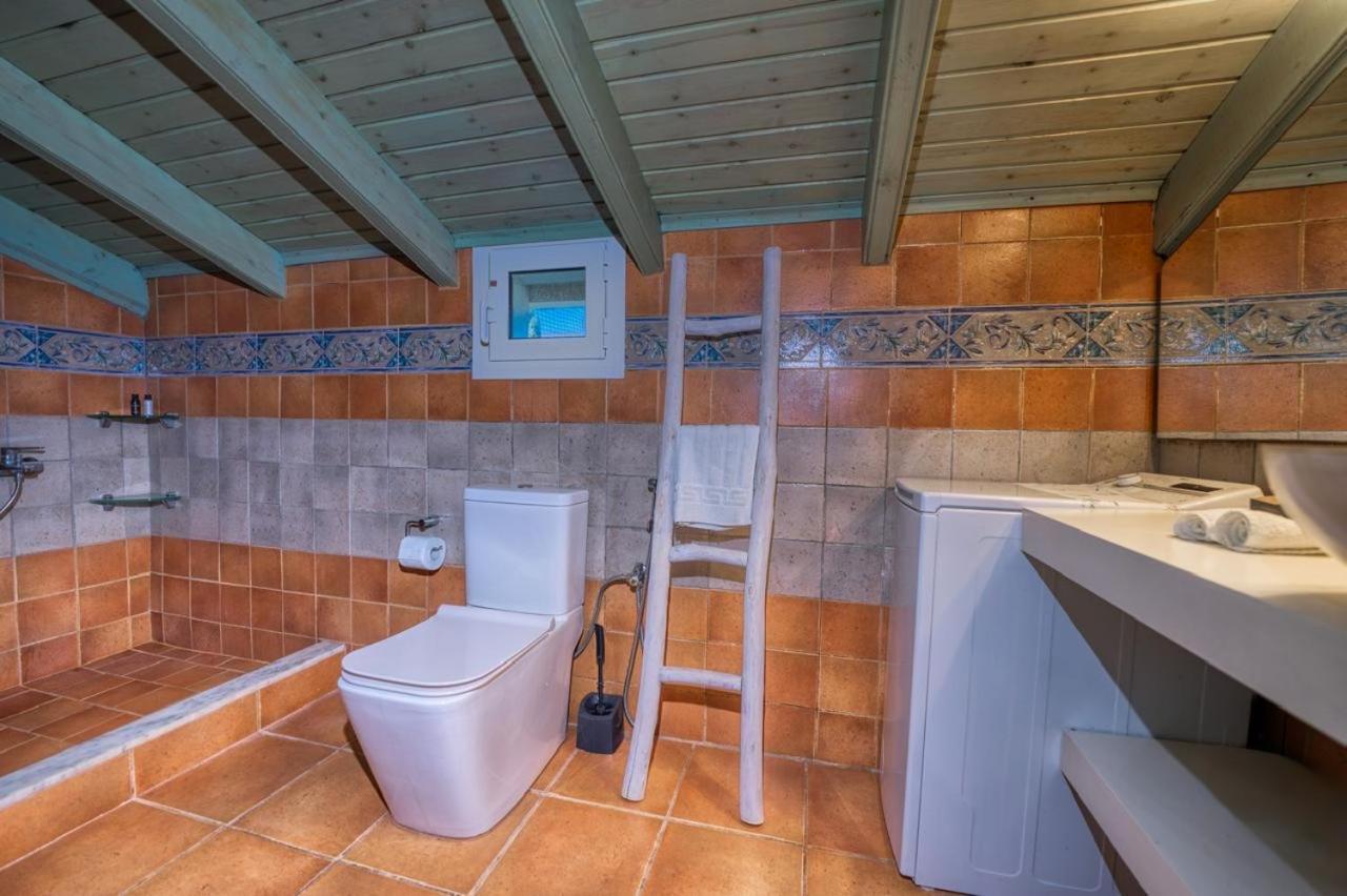Mavres Luxury Loft Daire Ágios Matthaíos Dış mekan fotoğraf